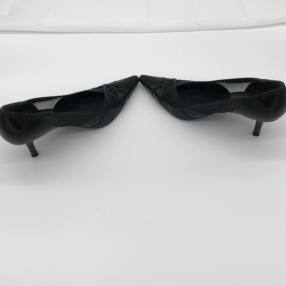 Stuart Weitzman black leather & mesh pump - Picture 4 of 5